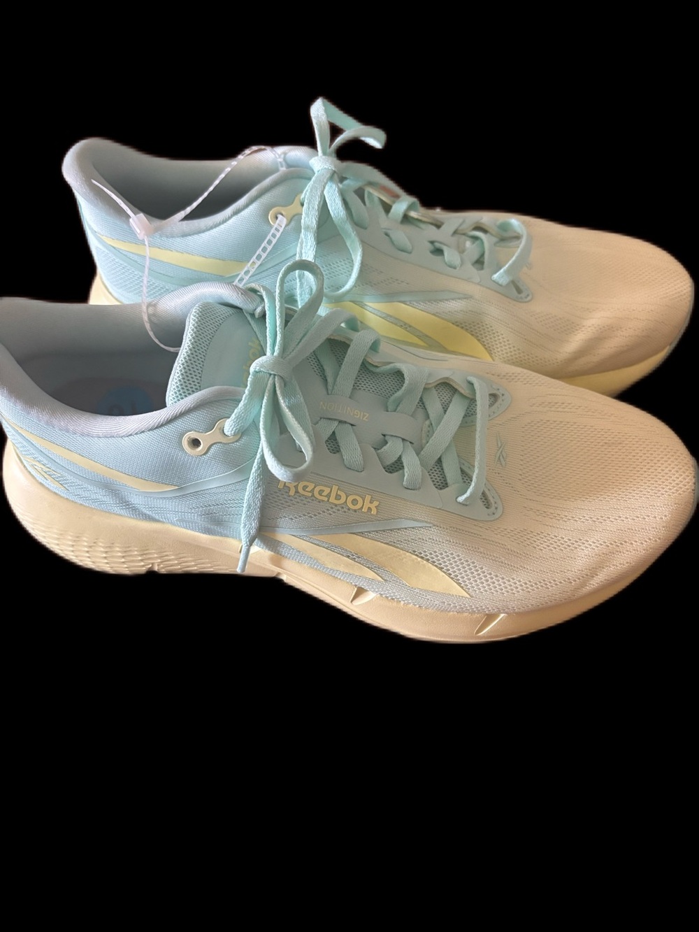 NWOT Ladies Reeboks - Picture 11 of 12